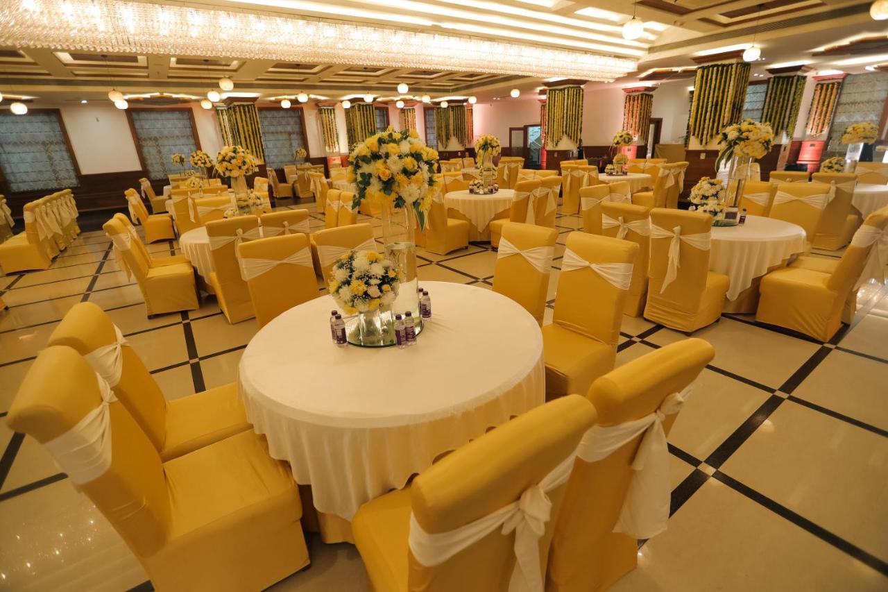 Hotel Saffron Leaf Dehradun Exterior foto