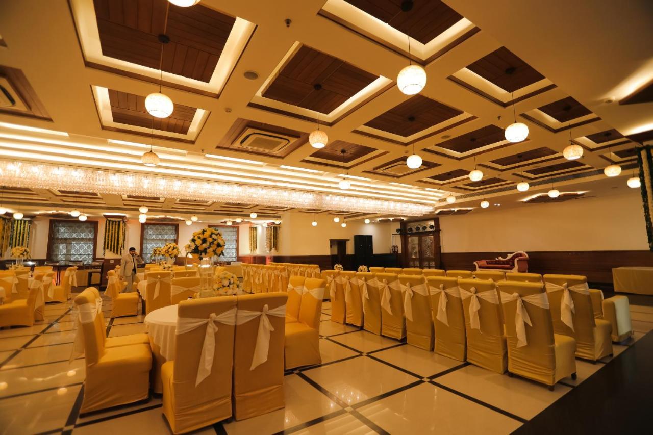 Hotel Saffron Leaf Dehradun Exterior foto