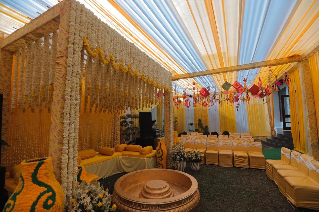 Hotel Saffron Leaf Dehradun Exterior foto
