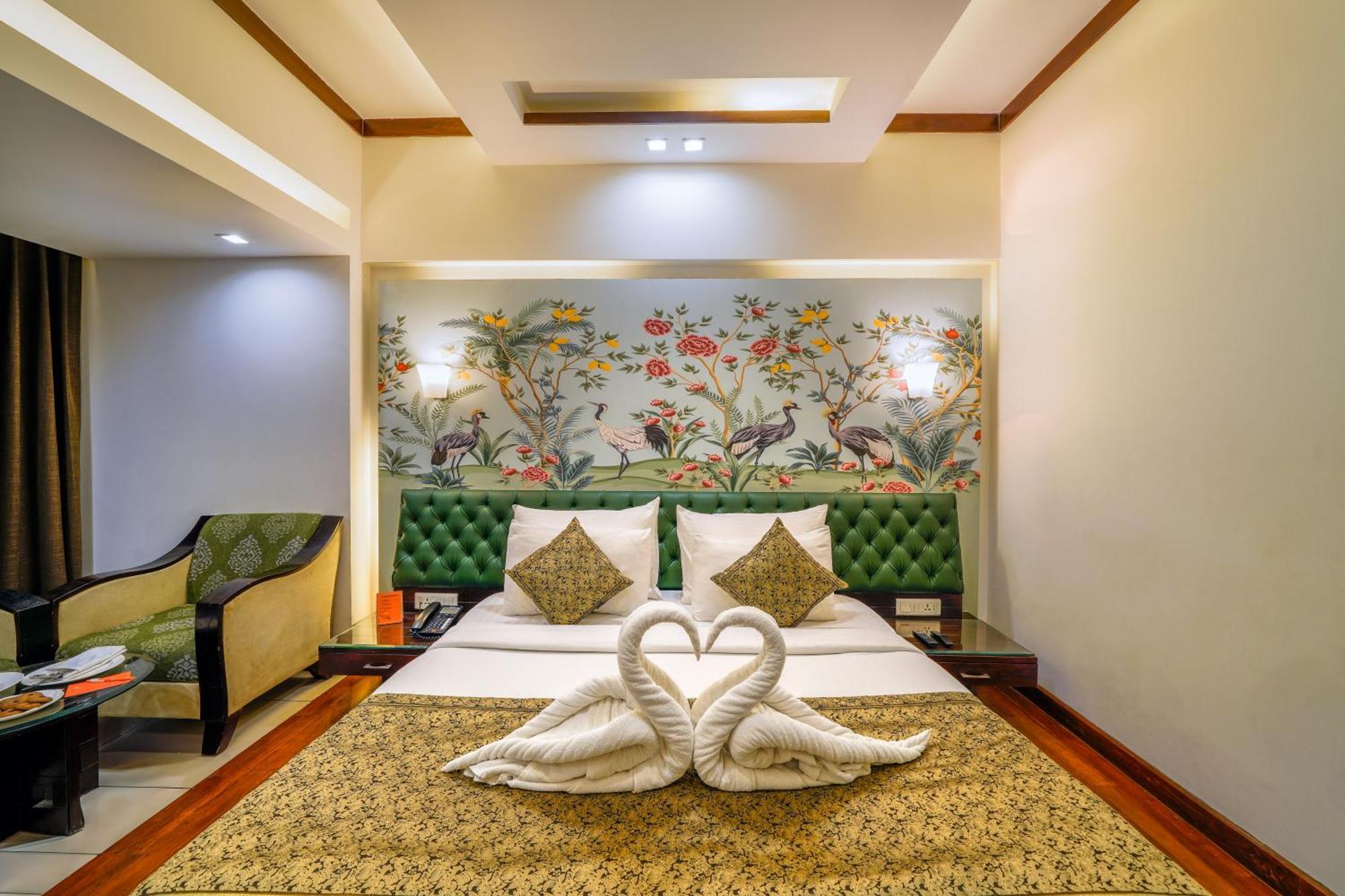 Hotel Saffron Leaf Dehradun Exterior foto
