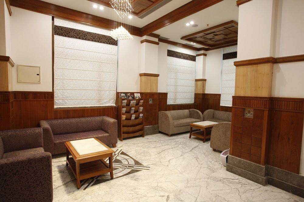 Hotel Saffron Leaf Dehradun Exterior foto